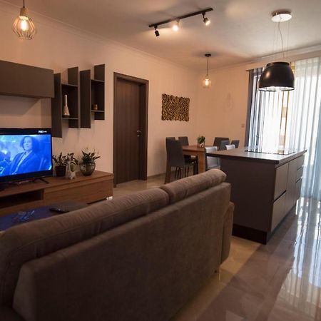 Msiebah Court San Gwann Modern Apt Near Sliema And St Julians Bagian luar foto