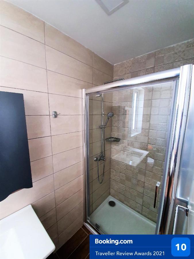 Msiebah Court San Gwann Modern Apt Near Sliema And St Julians Bagian luar foto